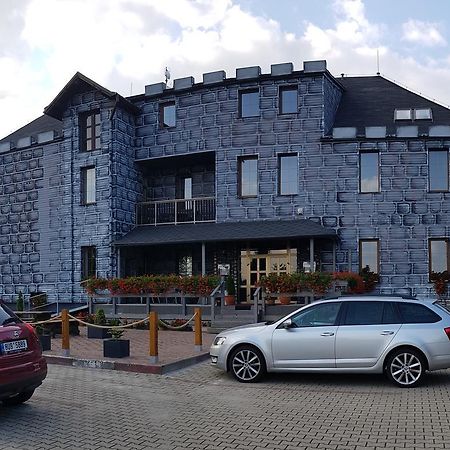 Hotel Camelot Tisá Esterno foto