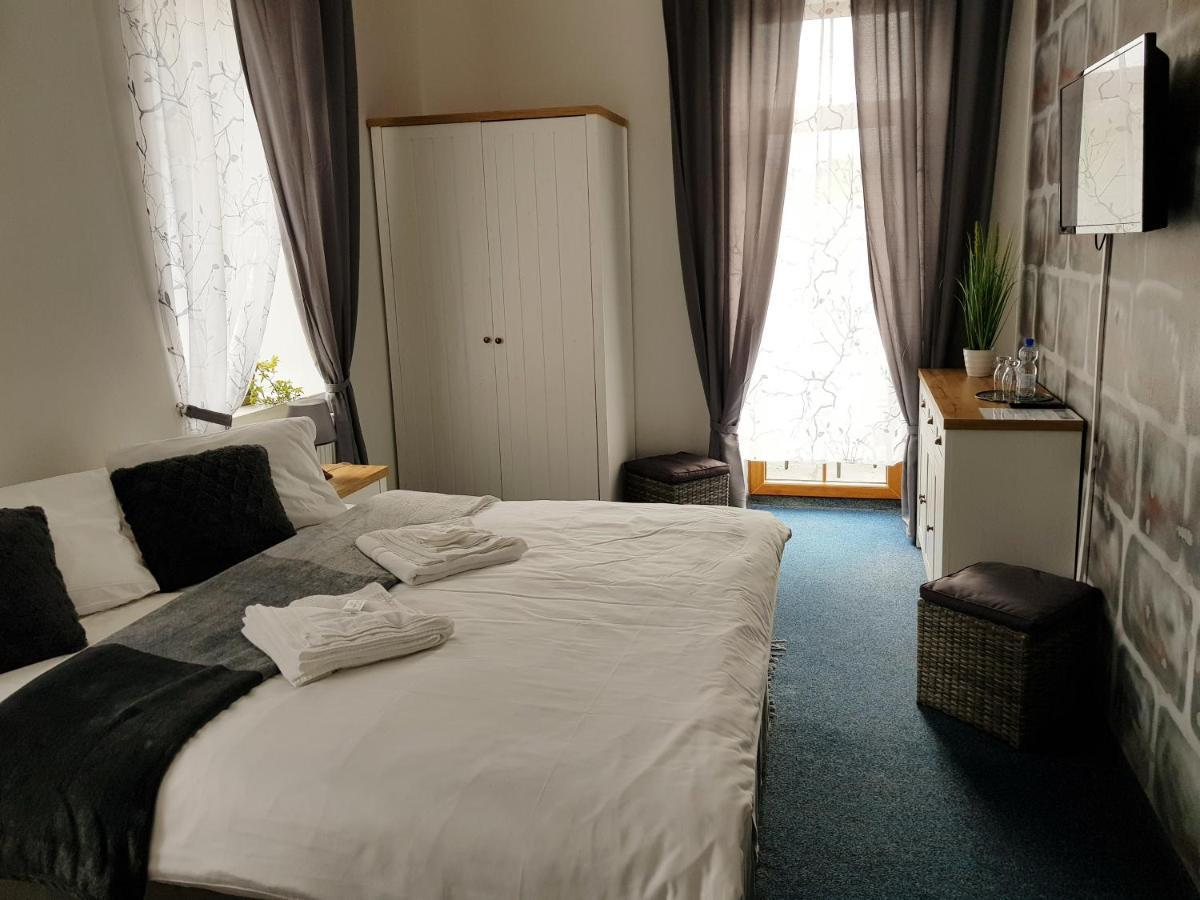 Hotel Camelot Tisá Esterno foto