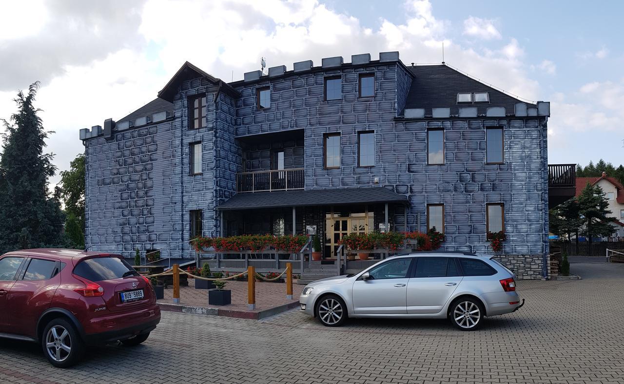 Hotel Camelot Tisá Esterno foto