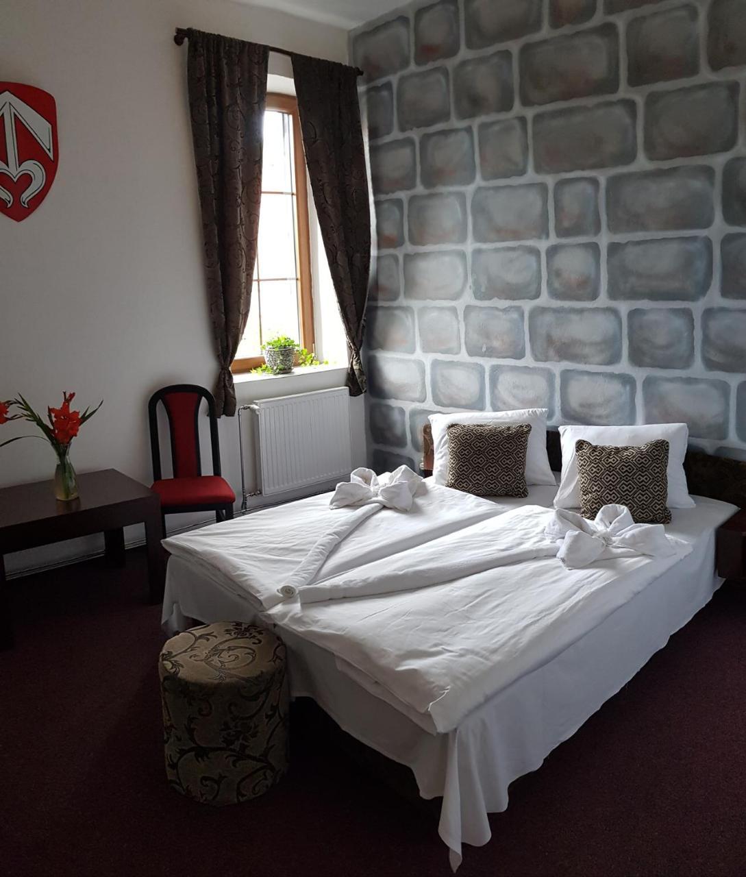 Hotel Camelot Tisá Esterno foto